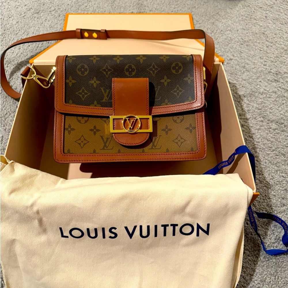 Authentic with receipt Louis Vuitton Dauphine MM Shoulder Bag.